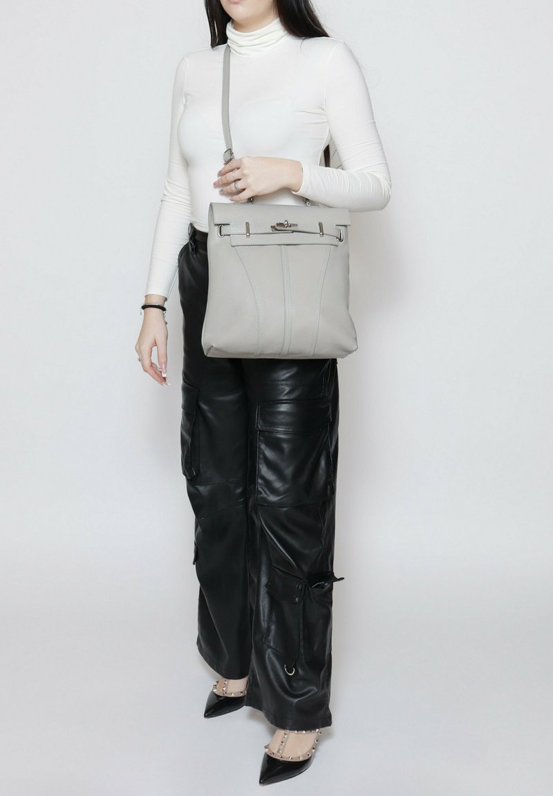 Roberta Rossi CONVERTIBLE INTO - Rugzak - light grey