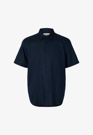 Granatowa koszula z krótkim rękawem zapinana na guziki, z klasycznym kołnierzykiem, prostym dołem i widocznymi guzikami z przodu.
