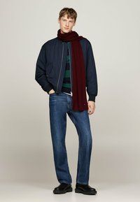 Tommy Hilfiger FLAG SCARF UNISEX - Sall - deep rouge