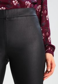 Kaffe Leggings - black