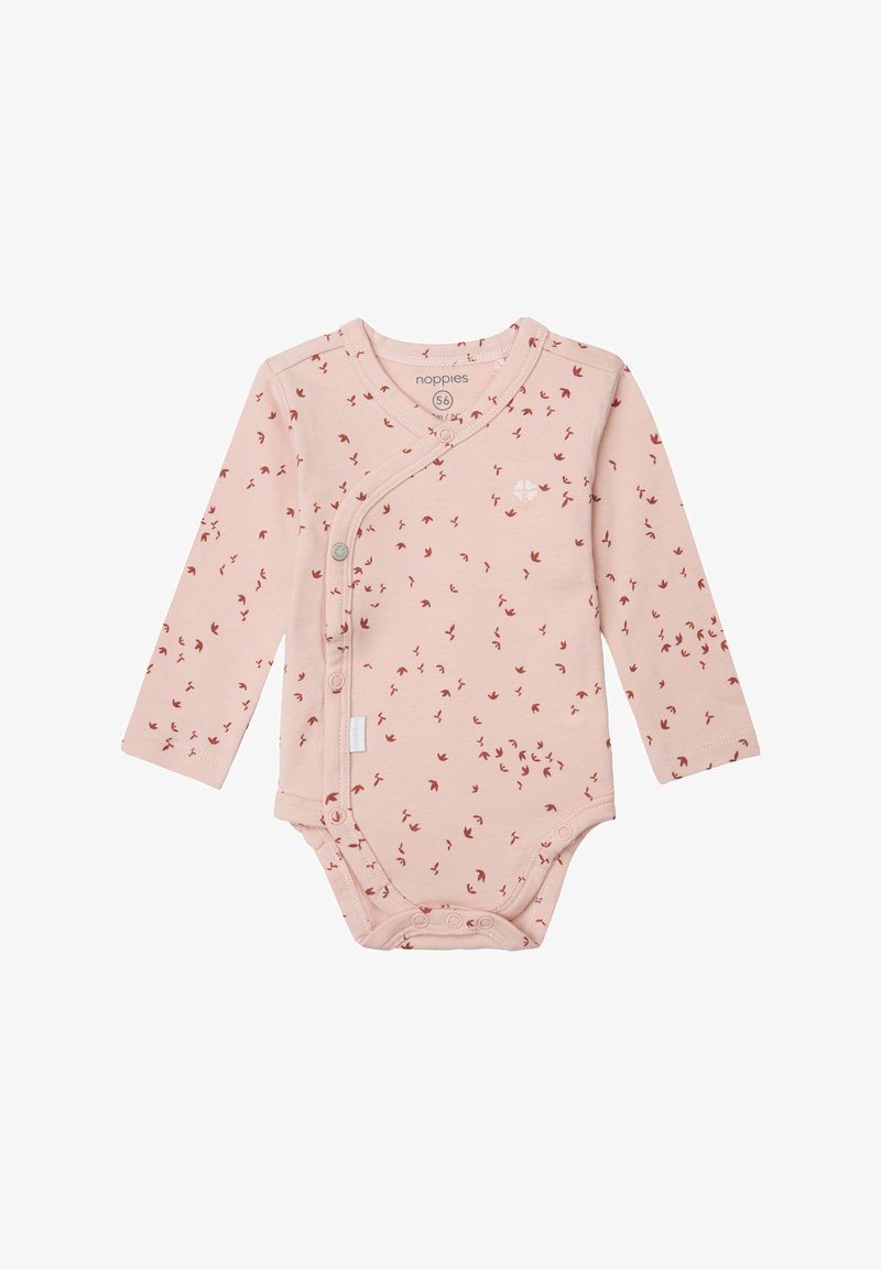 Baby body z długim rękawem w miękkim różowym materiale, z całościowym wzorem małych ptaszków w kolorze rdzy. Zapięcia na zatrzaski i fason kopertowy.