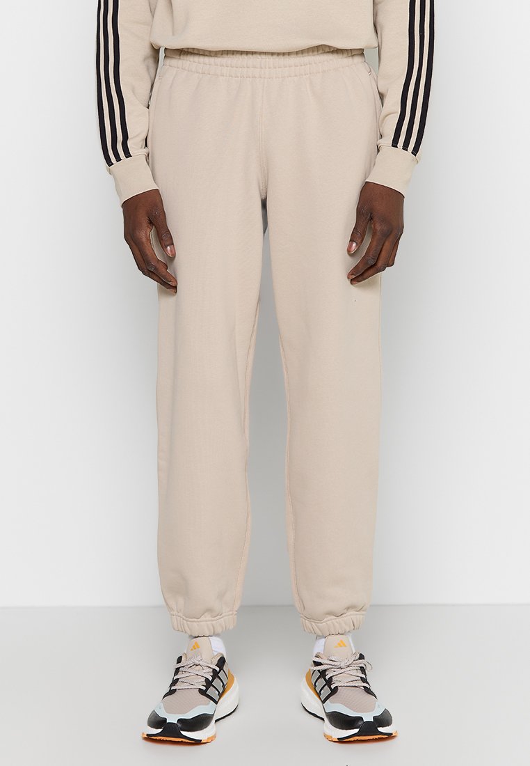 Pantaloni de trening