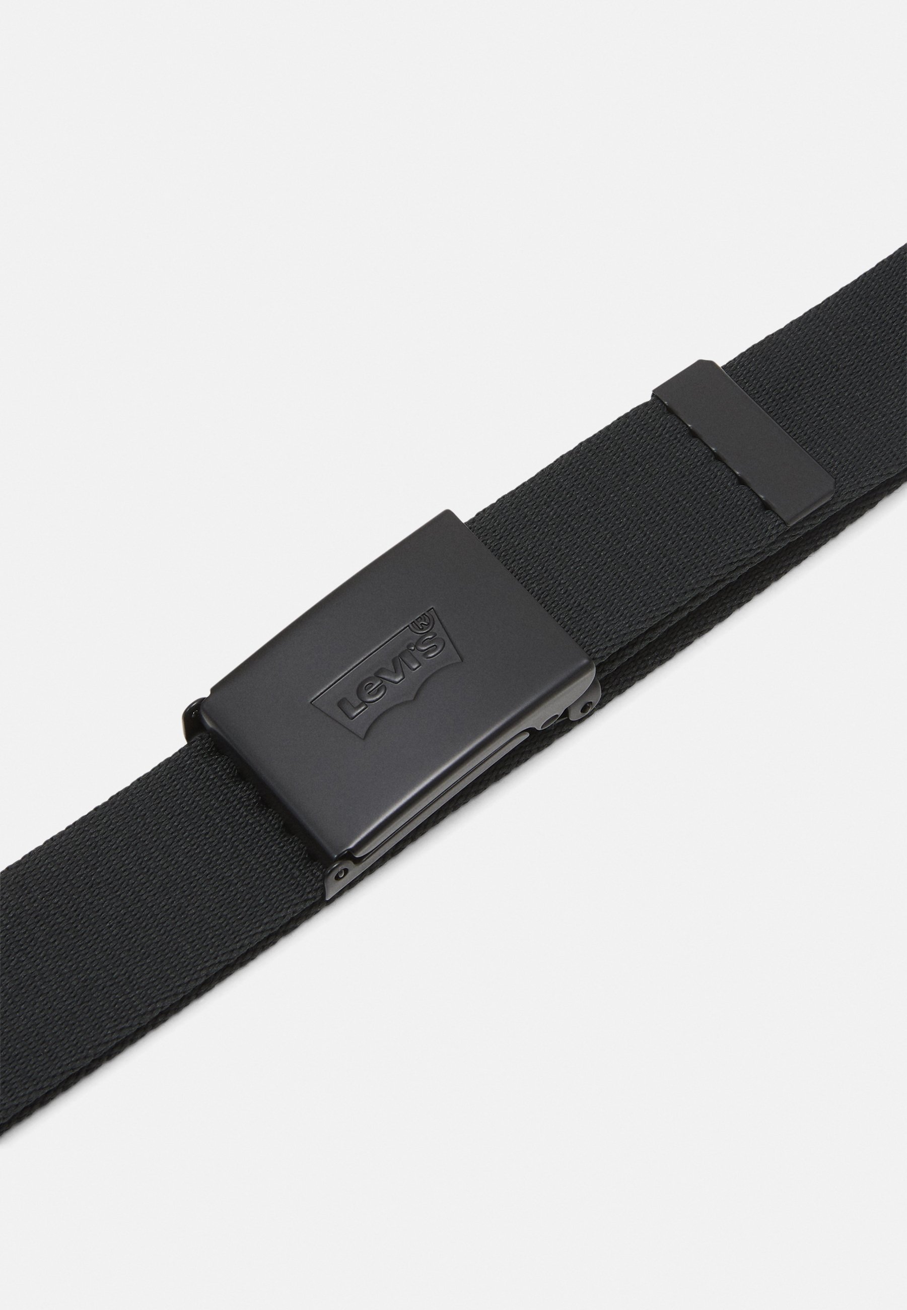 black levis belt
