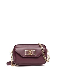 Bordowa skórzana torebka na ramię z fakturowaną powierzchnią, złotymi elementami i odpinanym łańcuszkiem. Posiada klapę z zamknięciem i detalem logo.