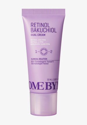 Lila Tube der Retinol Bakuchiol Duo-Creme mit Dosieranleitung und klinischen Lösungsaussagen, 50 ml Größe, aufrecht stehend auf weißem Hintergrund.
