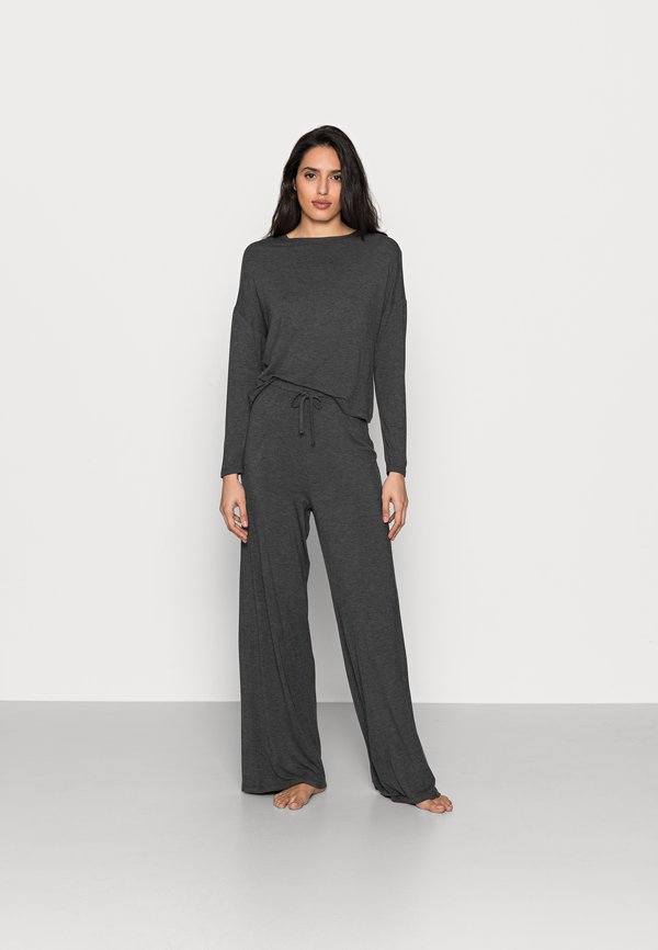 WIDE LEG - Pyjama set