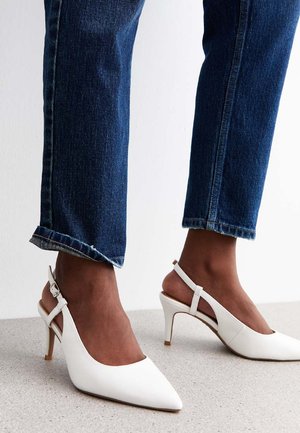 WIDE FIT SLINGBACK COURT - High heels - white