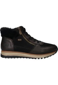 Donkerbruin leren en zwart suède hoge sneakers met een voering van bont, vetersluiting en zijrits; rubberen zool met een gemusterde tread.