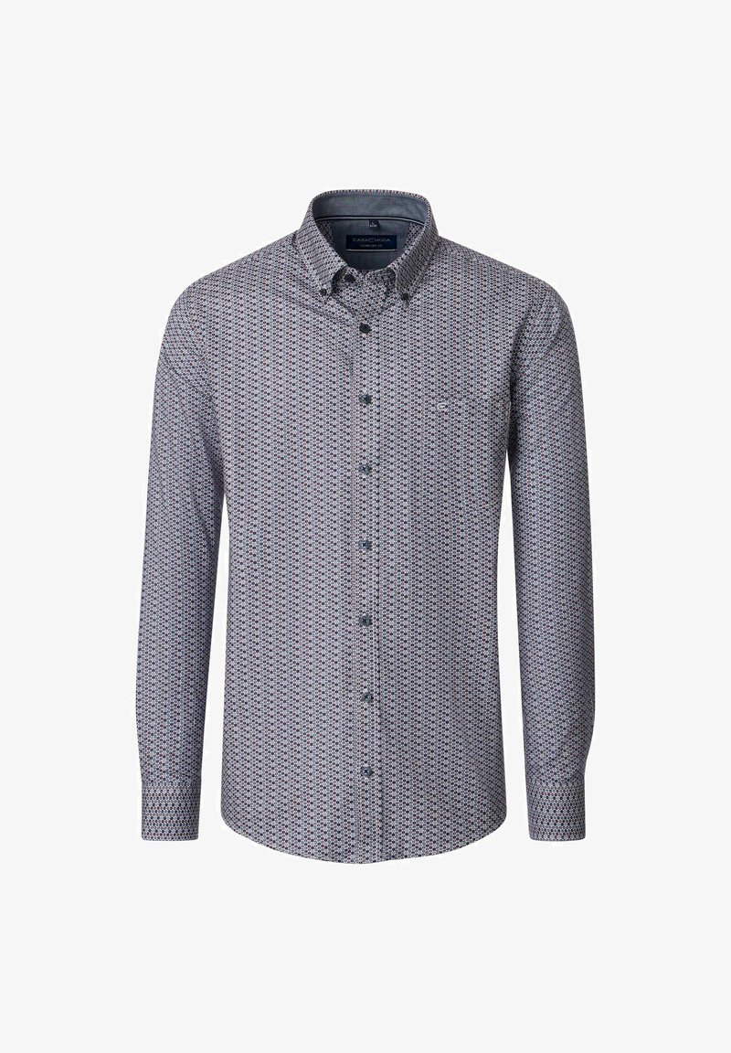 Heren overhemd met lange mouwen en knoopsluiting, voorzien van een geometrisch patroon in blauw, rood en wit. Het shirt heeft een button-down kraag en één borstzak.