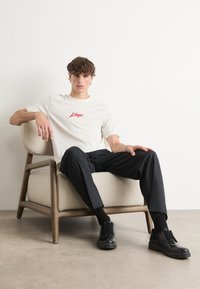 HUGO Μπλουζάκι με στάμπα - natural