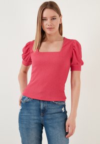 LELA SLIM FIT - Blouse - fuchsia
