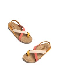 Sandali da donna realizzati con cinturini in pelle multicolore nei colori rosa, arancione e crema, dotati di un plantare imbottito beige e di una cinghia posteriore per supporto.