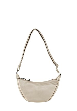 Borsa a spalla color oro, realizzata in materiale morbido, con una forma a mezzaluna, tracolla curva e una piccola tasca con zip su un lato.