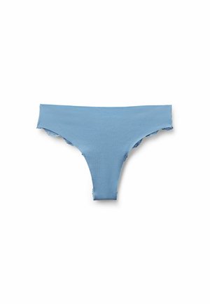Tanga para mujer de color azul claro con un frente liso y ribete de encaje visible a lo largo de los laterales y la parte trasera.
