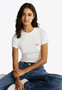 Tommy Jeans SLIM - T-shirts print - ecru