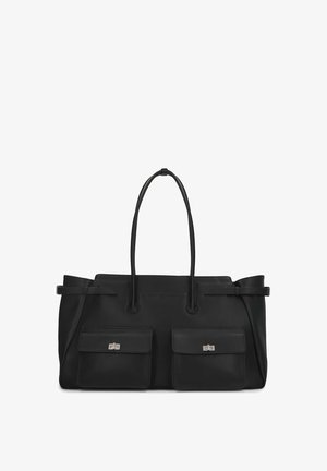 Fekete bőr válltáska két elülső, ezüst csavarzárral biztosított zsebfedővel és dupla vállpánttal.