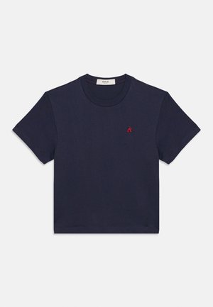 T-shirt corta a maniche corte blu navy con scollo tondo e piccola "R" rossa ricamata sul petto sinistro.
