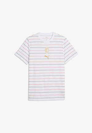 Chemise blanche à manches courtes avec fines rayures horizontales noires et rouges, logo Puma doré et écusson doré de l'AC Milan centré sur la poitrine.