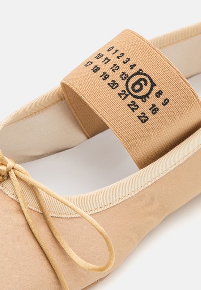 MM6 Maison Margiela BALLET SHOE - Bailarinas con hebilla - cuban sand