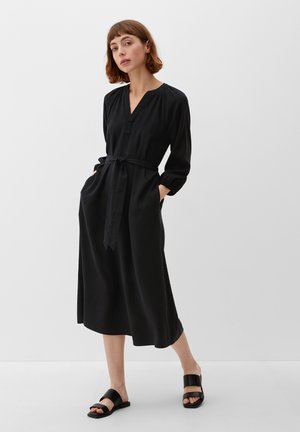 MIT TUNIKA-AUSSCHNITT - Sukienka letnia