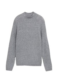 Grauer gerippter Strickpullover mit langen Ärmeln und Rundhalsausschnitt, aus einem strukturierten Stoff und in lässiger Passform.
