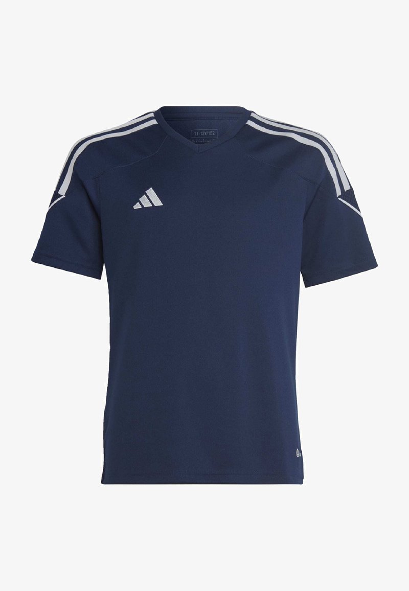 Maillot bleu marine à manches courtes, design en V, accents blancs à trois rayures sur les épaules et logo positionné sur la poitrine.