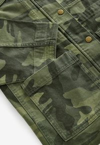 UTILITY - Džinsa auduma jaka - khaki camo