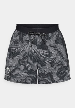 Zwarte zwemshorts met grijs abstract golfpatroon, elastische tailleband, aantrekkoord en zijzakken; lichtgewicht stof met een gladde textuur.