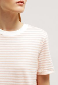 Selected Femme T-shirt estampada - cameo rose