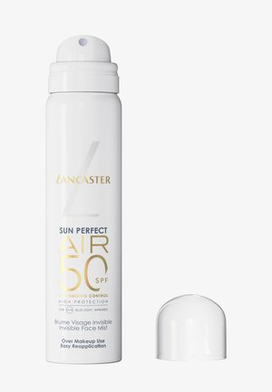 Lancaster Sun Perfect Air SPF 50 hvit sprayflaske med gjennomsiktig hette, merket som usynlig ansiktsspray for høy solbeskyttelse og enkel påføring.