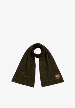 Sciarpa lavorata a maglia verde scuro con macchie bianche, caratterizzata da una finitura texturizzata e un'etichetta in pelle marrone con un logo a un'estremità.