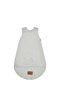 Helles grauer Babyschlafsack mit Druckknöpfen, der ein blaues Dinosaurierdesign und einen gepunkteten Boden aufweist. Leder-Logo-Patch enthalten.