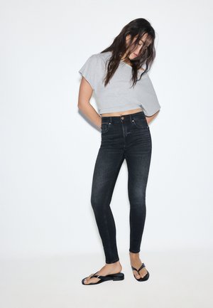 Stradivarius, MIT HOHEM BUND - Jeans Skinny Fit - black