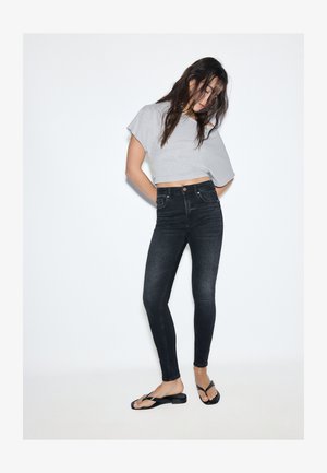 Stradivarius, MIT HOHEM BUND - Jeans Skinny Fit - black