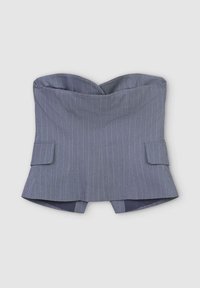 Top corsetto blu a righe verticali senza spalline, con scollatura a cuore e piccole tasche a pattina su entrambi i lati, disposto su uno sfondo bianco.