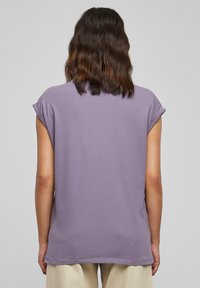 Urban Classics T-shirt - bas - purple