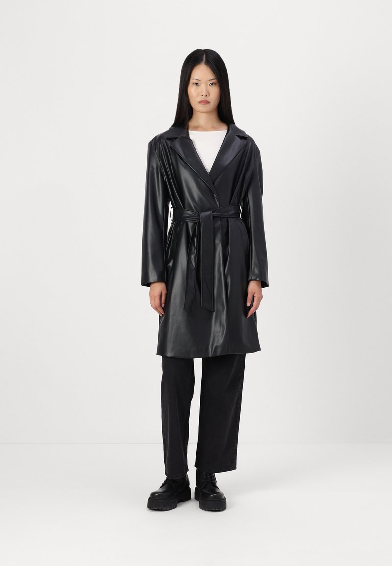 ONLY ONLBINA WRAP COAT - Giacca in similpelle - black