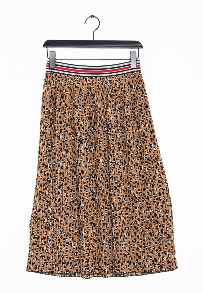 Gonna midi plissettata realizzata in tessuto con una base marrone e macchie leopardate nere, bianche e beige. Presenta una cintura a righe nei colori rosso, nero e bianco.