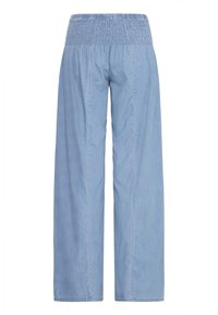 Pantalon fluide bleu clair à jambes larges avec une taille haute élastiquée smockée, tissu lisse et coutures droites, vu de dos.