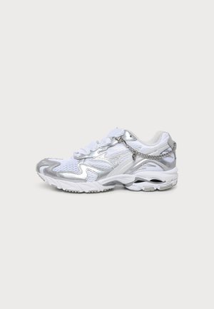 Mizuno Sportstyle, WAVE RIDER 10 JEWEL UNISEX - Маратонки - cloudscape/silver-coloured/ultimate gray