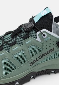 Salomon TECHAMPHIBIAN 5 W - Turistiniai batai - laurel wreath/arctic ice/marine blue