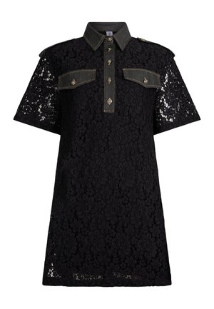 Must pitsiline kleit lühikeste varrukatega, tumeda teksariide krae, nööpidega esitasku ja kaks rinnataskut klappidega, millel on nupud.