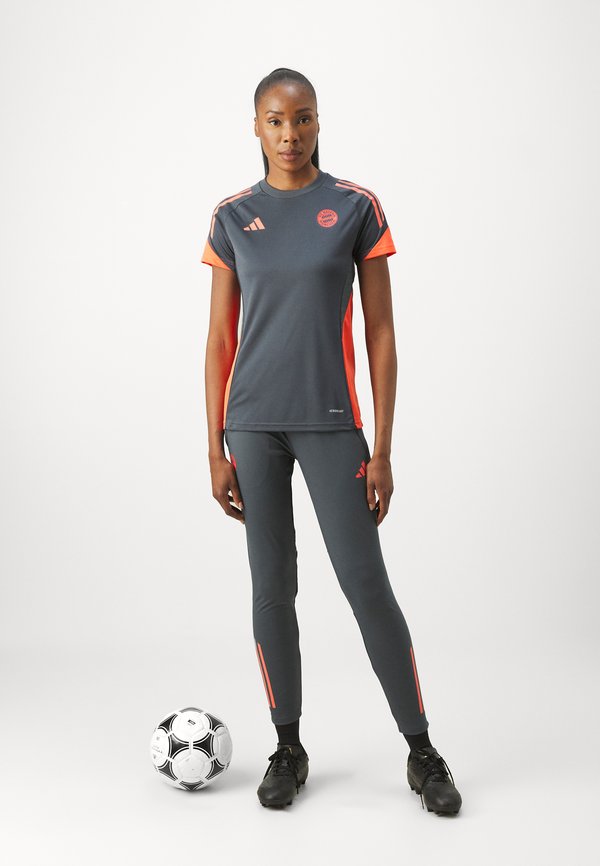 FC BAYERN TRAINING WOMEN - Club wear - bold onix3