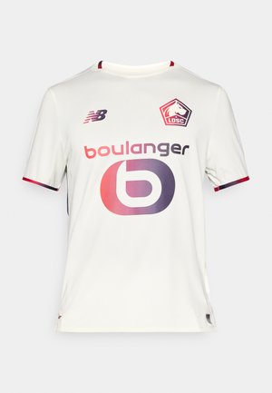 Vit fotbollströja med röd och lila LOSC-logotyp, New Balance-logotyp och sponsortext och logotyp "boulanger" på framsidan.