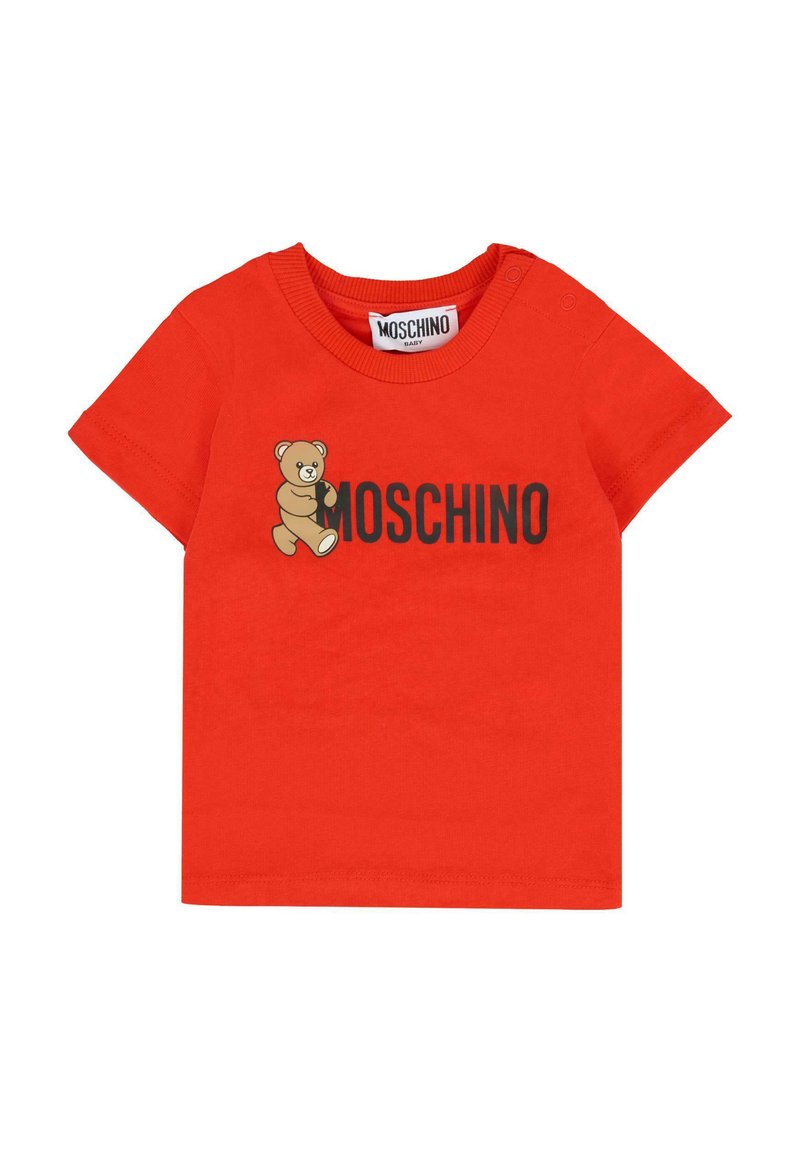 Felrood baby t-shirt met korte mouwen, met een teddybeer grafiek en het woord "MOSCHINO" in vetgedrukte zwarte letters.