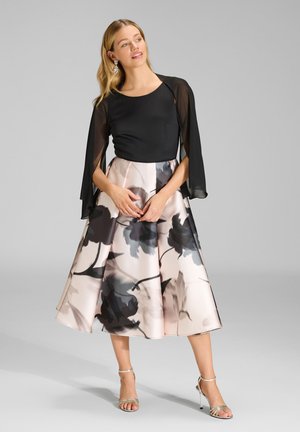 Swing STOLA  - Blazer - black