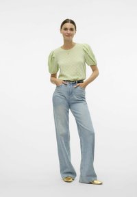 Vero Moda VMFLOWER  - Blouse - bok choy