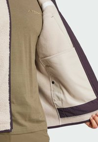 Adidas Terrex XPLORIC HIGH PILE FLEECE - Weste - beige