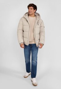 RESPECT PADDED WITH HOOD - Téli dzseki - stone