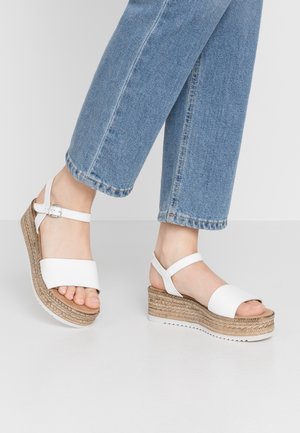 s.Oliver Sandalen met plateauzool - white